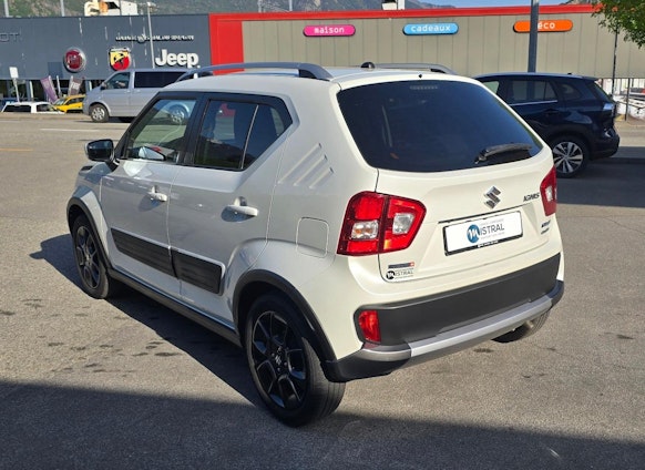 Vehicle image 6