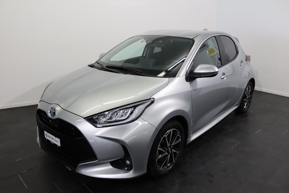 First vehicle image