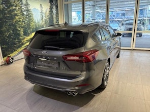 Vehicle image FORD Focus Station Wagon 1.0i EcoB Hybrid 155 ST-Line X