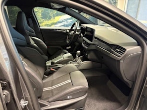 Vehicle image FORD Focus Station Wagon 1.0i EcoB Hybrid 155 ST-Line X