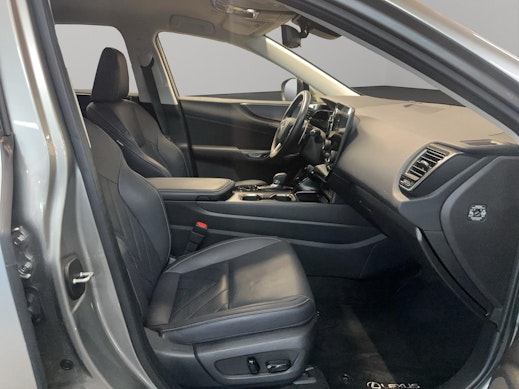 LEXUS NX 450h+ Excellence 3