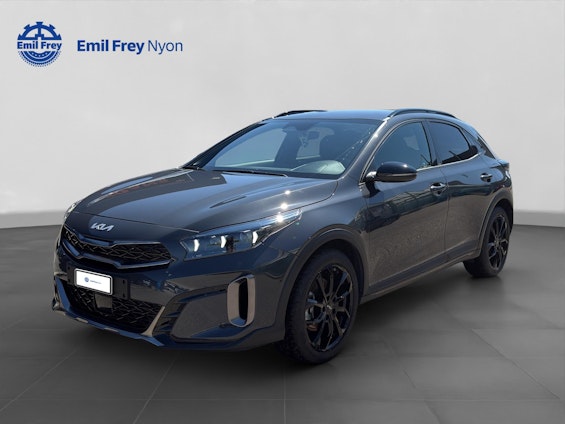 First vehicle image