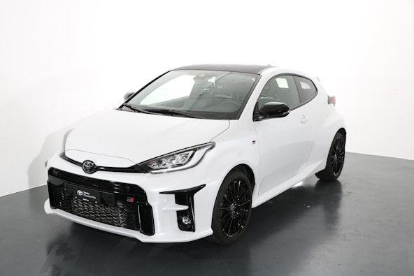 First vehicle image