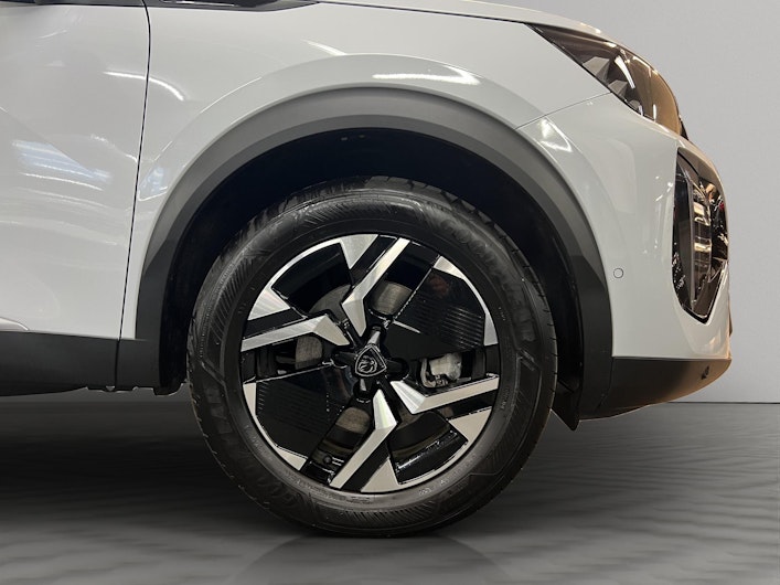 Vehicle image PEUGEOT 2008