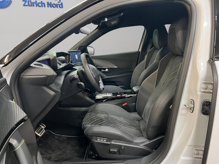 Vehicle image PEUGEOT 2008