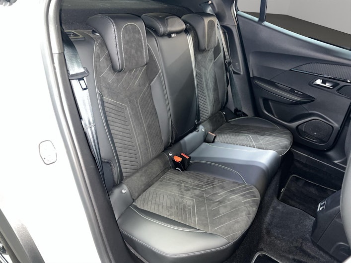 Vehicle image PEUGEOT 2008