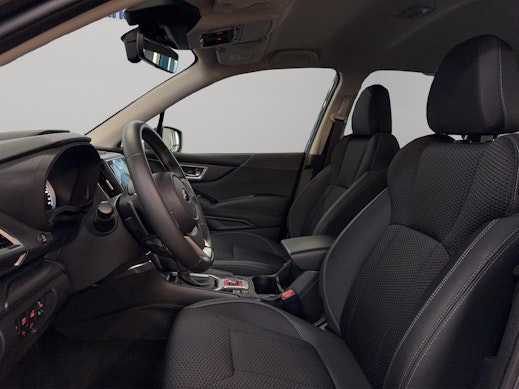 SUBARU Forester Station 2.0i e-Boxer Swiss Plus 3