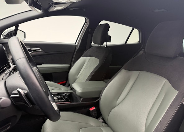 Vehicle image 5 Vehicle image 5