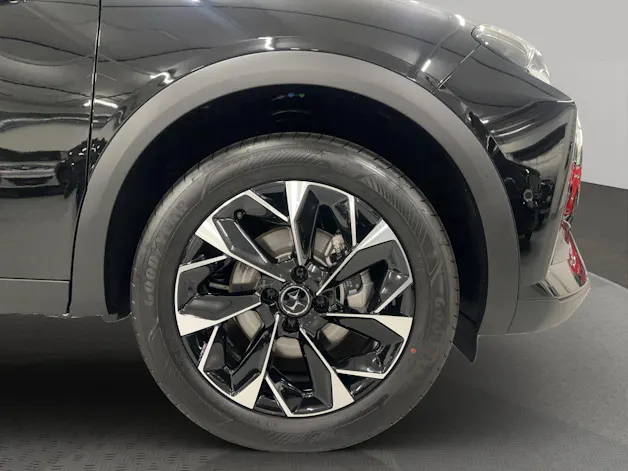 DS Automobiles 3 1.2 Hybrid Diva