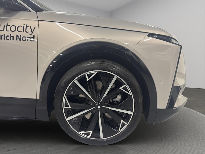 Vehicle image DS AUTOMOBILES DS N°8