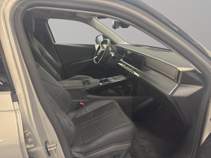 Vehicle image DS AUTOMOBILES DS N°8