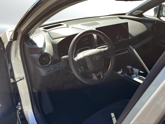 Vehicle image 6 Vehicle image 6