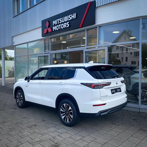 Mitsubishi Outlander 2.4 PHEV Invite 4x4