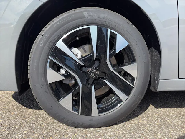 Peugeot 208 1.2 Hybrid Allure