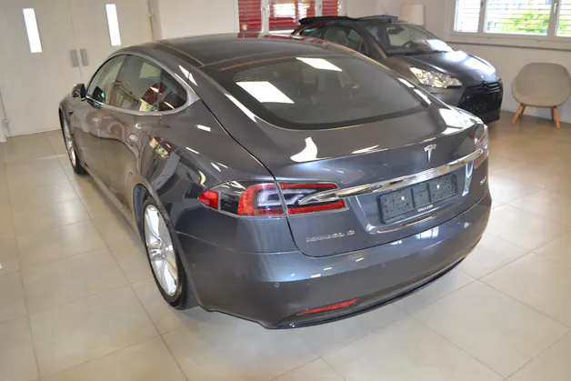 Tesla Model S 100 D