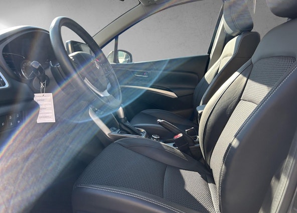 Vehicle image 8 Vehicle image 8