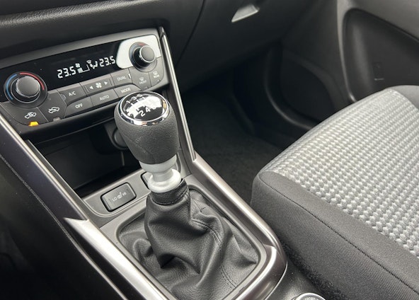 Vehicle image 13 Vehicle image 13