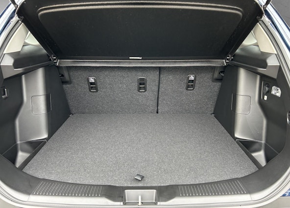 Vehicle image 17 Vehicle image 17