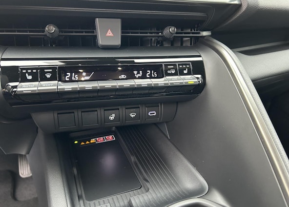 Vehicle image 10 Vehicle image 10