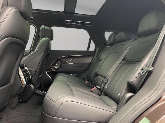 Vehicle image 9 Vehicle image 9