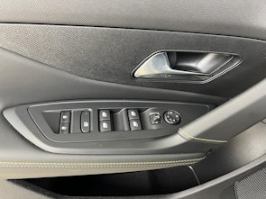 Vehicle image PEUGEOT 308 SW 1.6 PHEV 180 GT