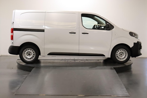 OPEL Vivaro Cargo 2.0 D 144 S/S 2