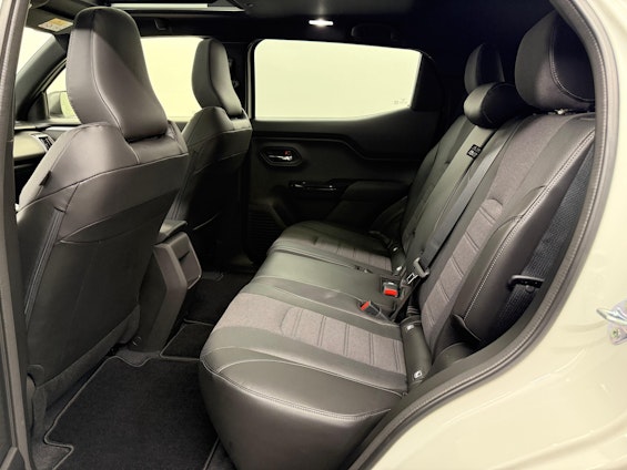 Vehicle image 5 Vehicle image 5