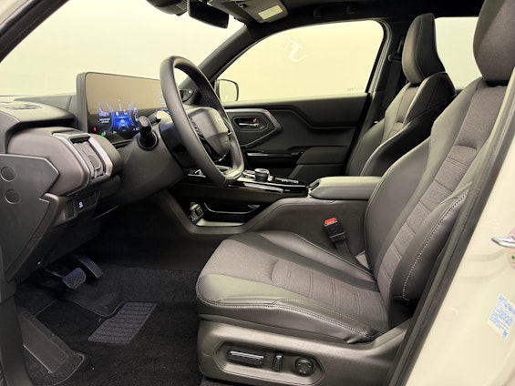 Vehicle image 4 Vehicle image 4