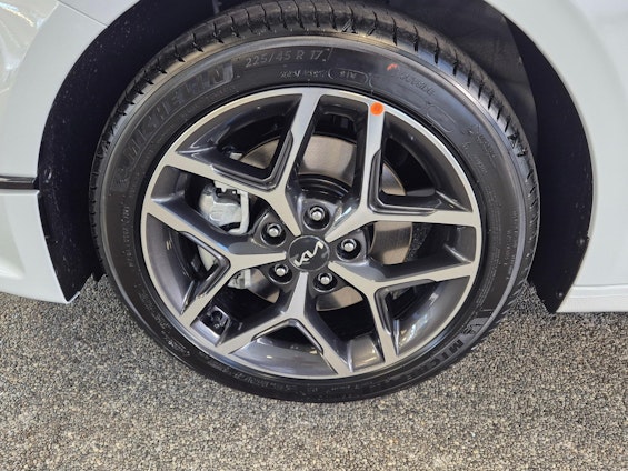 Vehicle image 11 Vehicle image 11