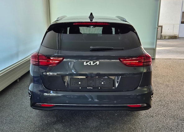 Vehicle image 9 Vehicle image 9