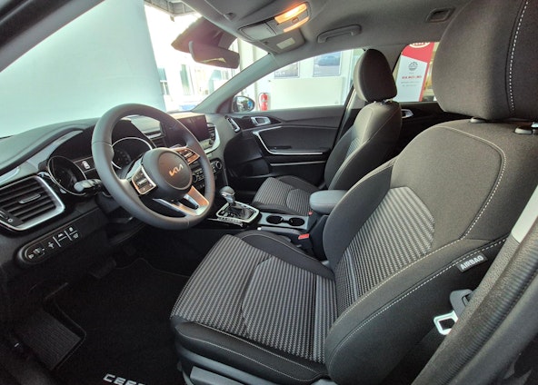 Vehicle image 4 Vehicle image 4