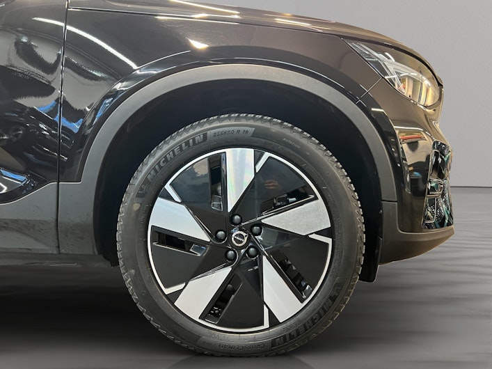 Vehicle image VOLVO C40