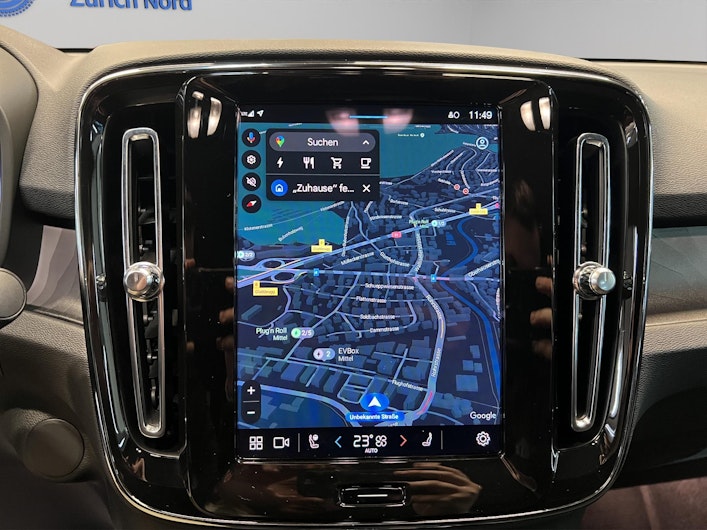 Vehicle image VOLVO C40