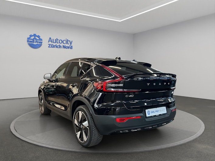 Vehicle image VOLVO C40