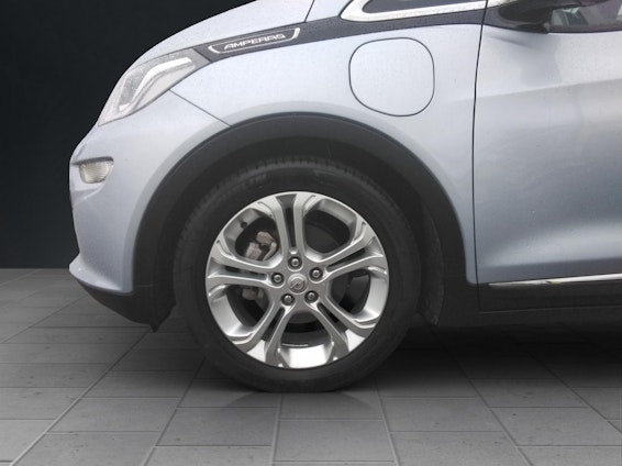 Vehicle image 4 Vehicle image 4