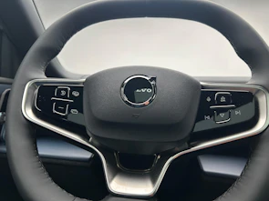 Fahrzeugbild VOLVO EX30 CC E60 Twin Ultra Performance AWD