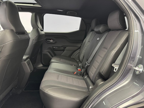 Vehicle image 9 Vehicle image 9