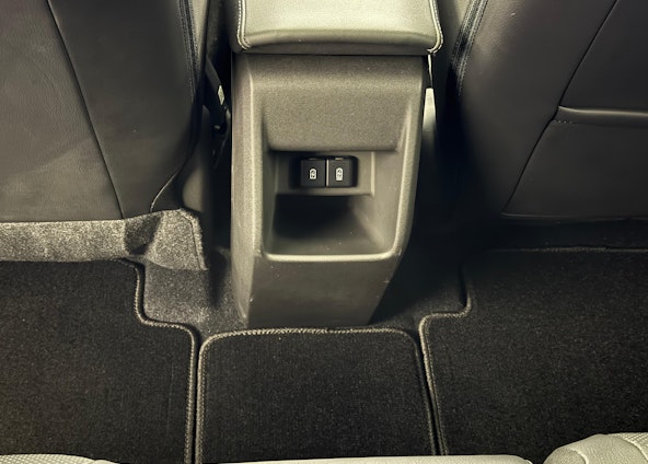 Vehicle image 13 Vehicle image 13