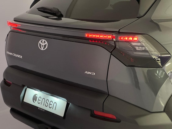 Vehicle image 16 Vehicle image 16