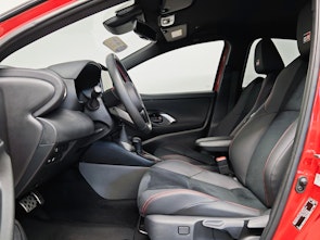 Vehicle image TOYOTA Yaris 1.5 VVT-i HSD GR Sport - Ruote invernali e Free Service inclusi