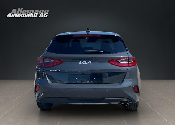 Vehicle image 3 Vehicle image 3