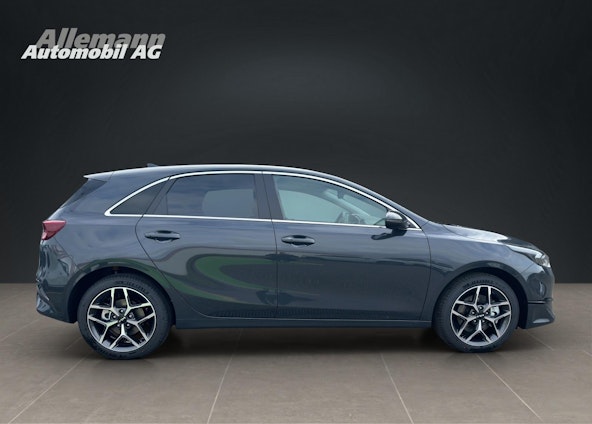 Vehicle image 6 Vehicle image 6