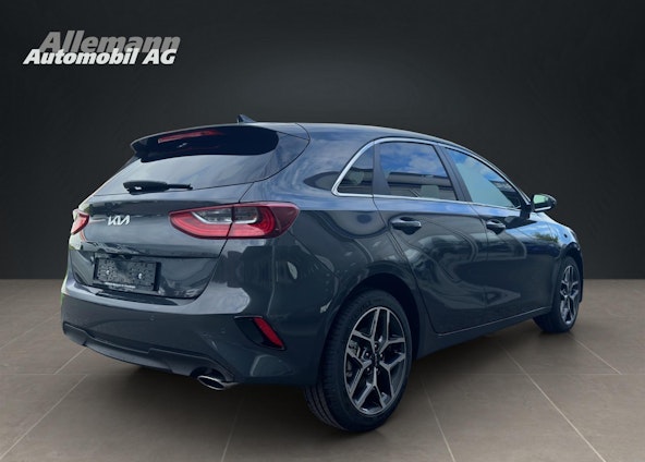 Vehicle image 5 Vehicle image 5