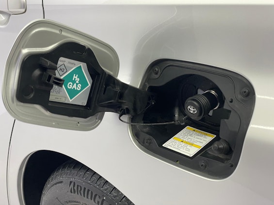 Vehicle image 16