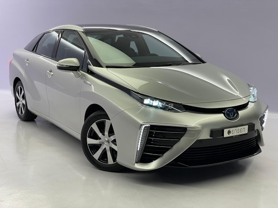 First vehicle image