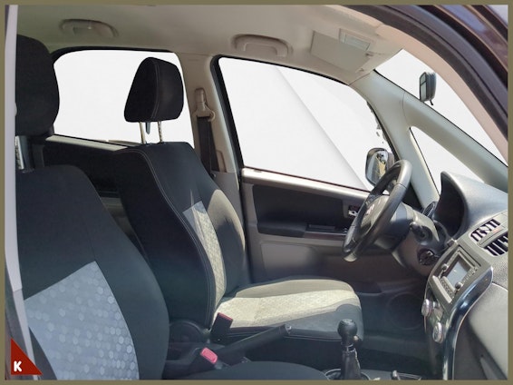 Vehicle image 17