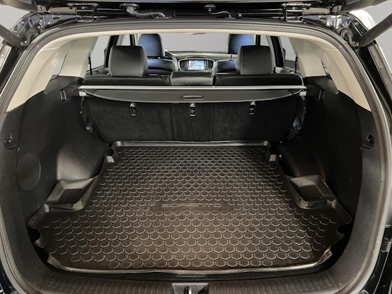 Vehicle image 14 Vehicle image 14