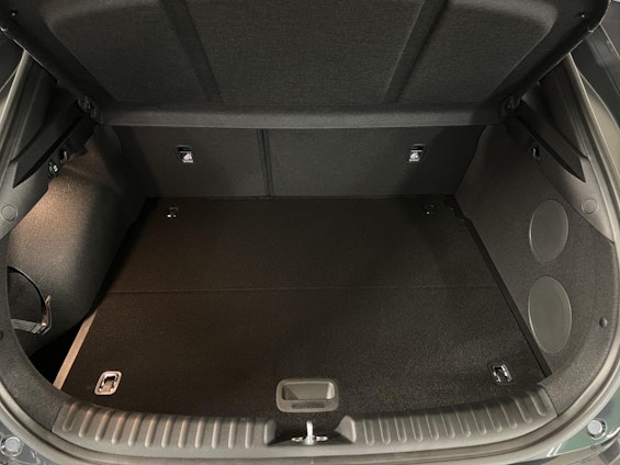 Vehicle image 13 Vehicle image 13