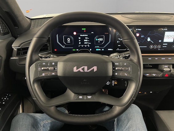 Vehicle image 6 Vehicle image 6