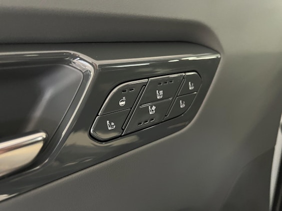 Vehicle image 15 Vehicle image 15